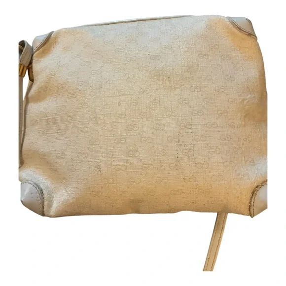 Authenticated Off White Crossbody GG Supreme Canvas Gucci Bag - Picture 3 of 16